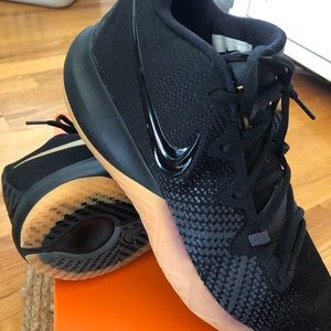 Men’s Nike Kyrie Flytrap